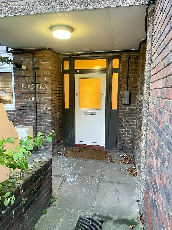 بيت للعطل فيلا Flat 4, Kingsbury House لندن