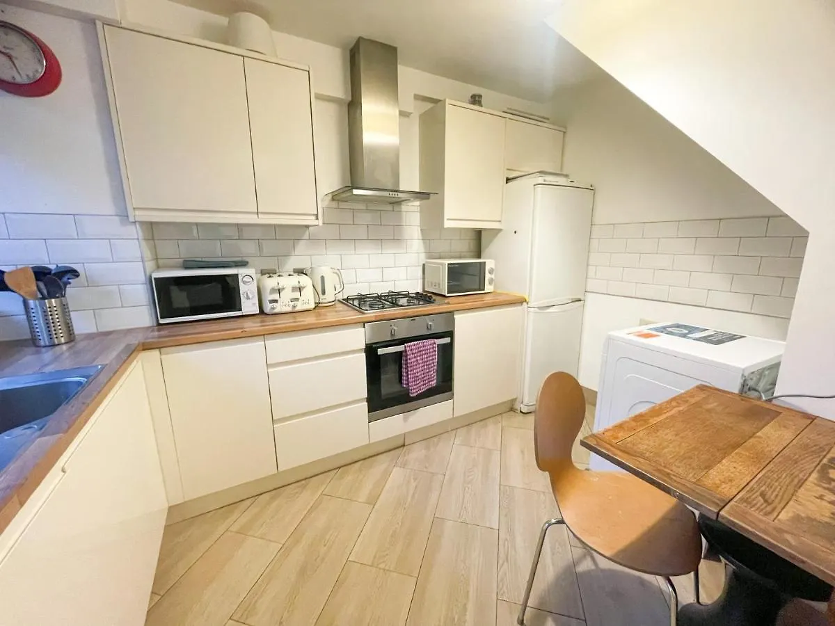 فيلا Flat 4, Kingsbury House لندن